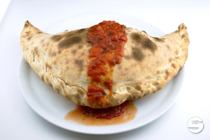Pizza Calzone - Spiga Ristorante