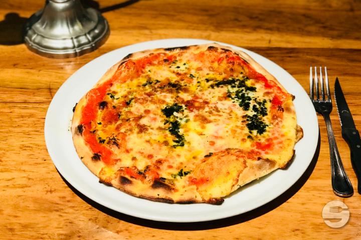 Pizza Margherita - Hostellerie de Genève