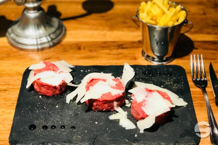 Tartare de Filet de Boeuf - Hostellerie de Genève