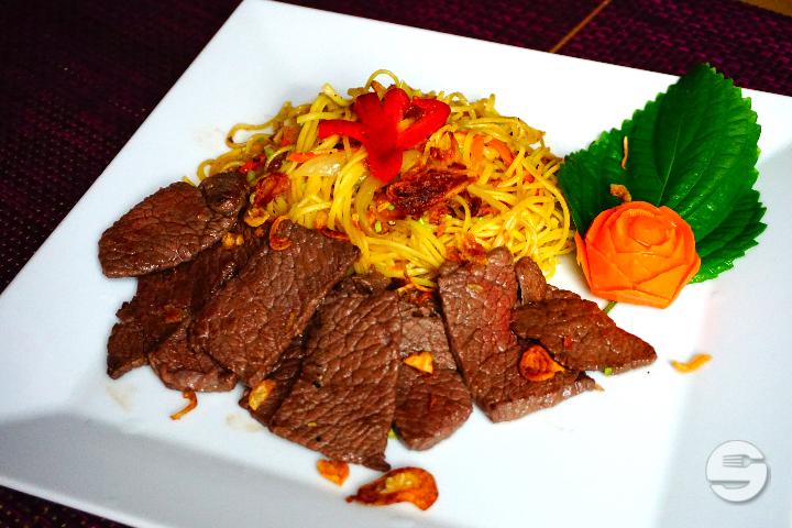 Fried rice with beef + drink - Pho Viet