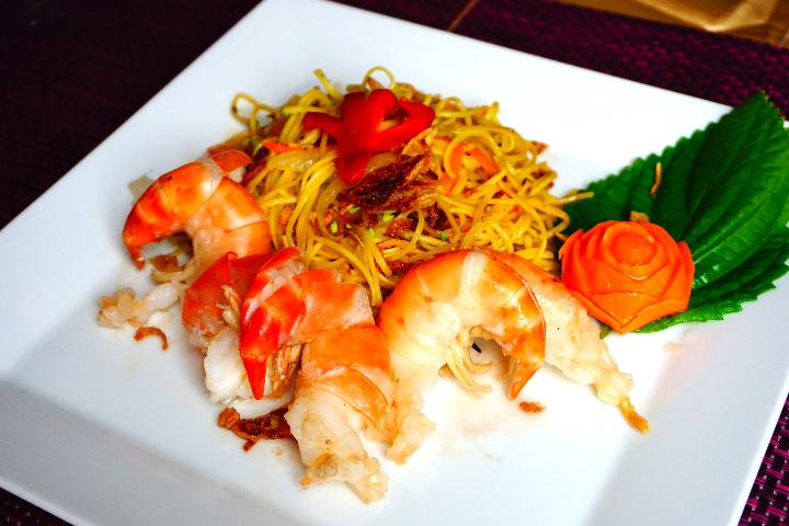 Fried rice or pasta shrimp + drink - Pho Viet