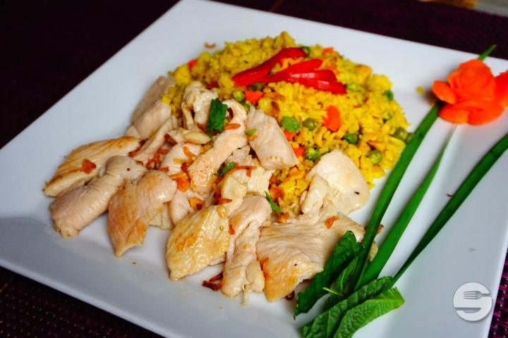Fried rice or noodles chicken + drink - Pho Viet