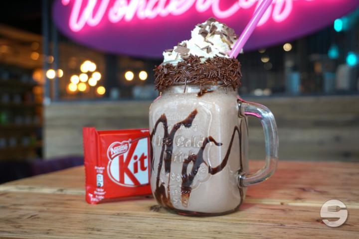 Kitkat Shake - WonderWaffel