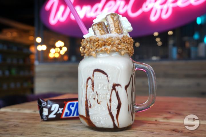 Snickers Shake - WonderWaffel