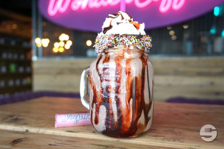 Yogurette Shake - WonderWaffel