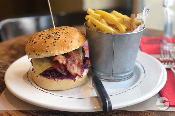 Bacon Cheese Burger - Restaurant Cheyenne