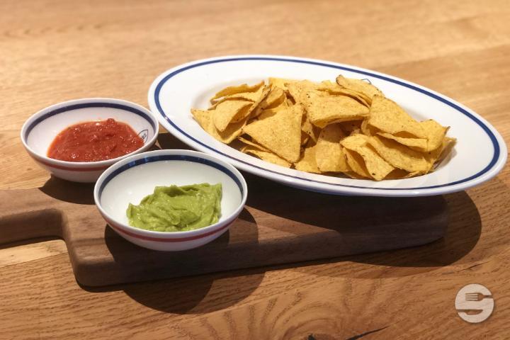 Corn Chips Basket - Restaurant IROQUOIS