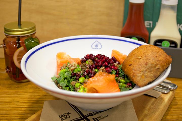 Kale Quinoa Bowl - IRO by JACK&JO