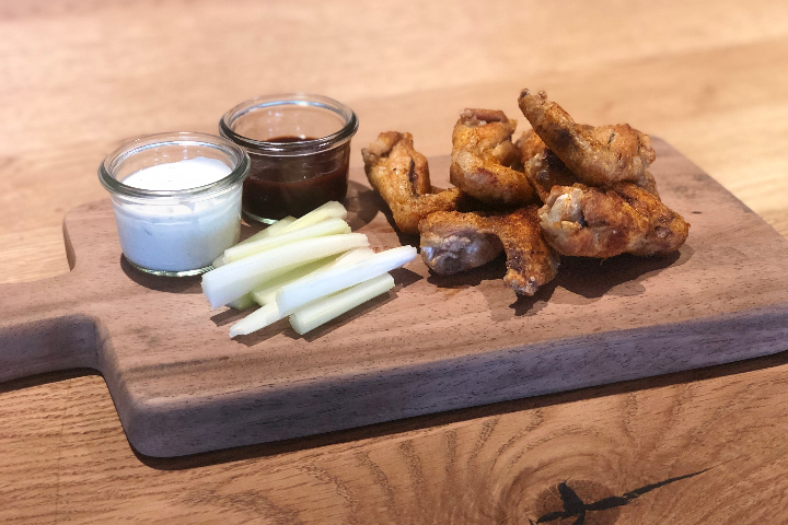 Chicken wings Virginia - Restaurant IROQUOIS