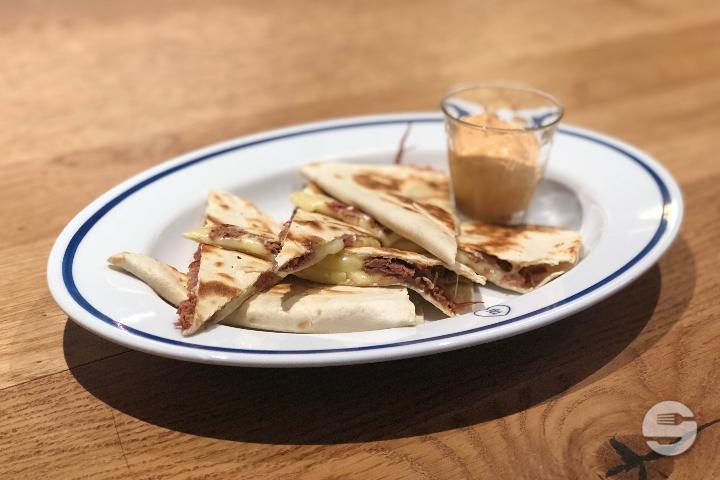 Pastrami Quesedilla - Regular - Restaurant Iroquois
