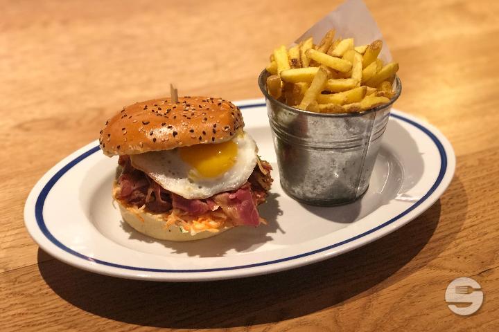 Pastrami Burger - Restaurant IROQUOIS