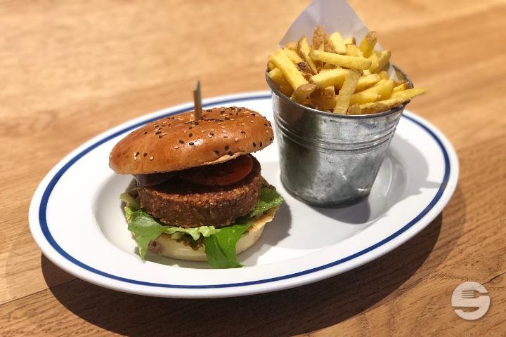 Vegan BBQ Burger - Restaurant IROQUOIS