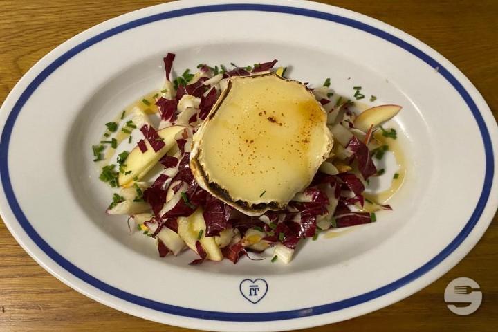 Raddicio Apple Salad - Restaurant IROQUOIS