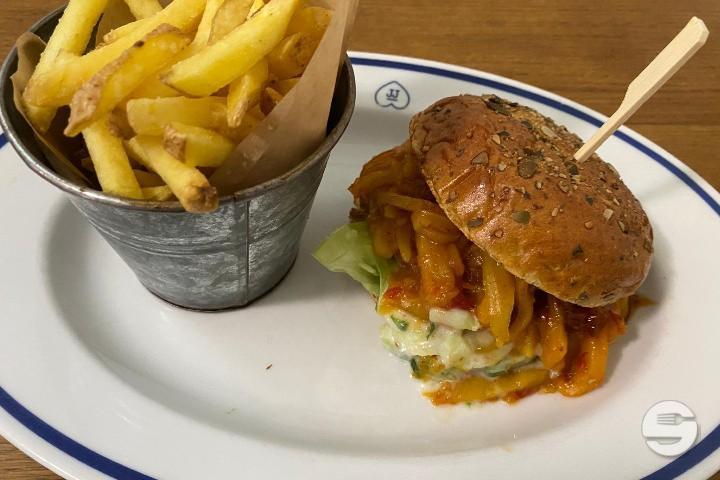 Pulled Jackfruit Burger - Restaurant IROQUOIS