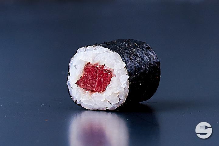 Tuna Maki (4 Stk.) - Yooji's Josefstrasse