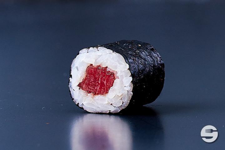 Tuna Maki (8 Stk.) - Yooji's Josefstrasse