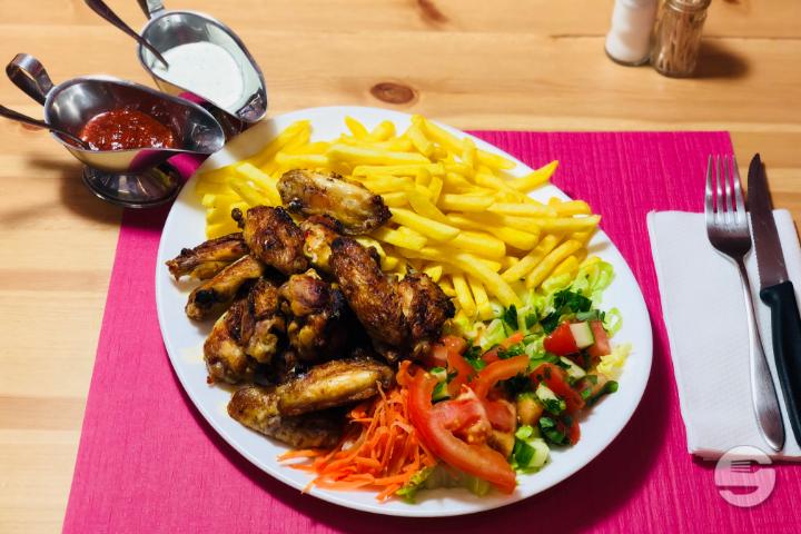 Assiette d'Ailes de Poulet Grillé - Chez Saït