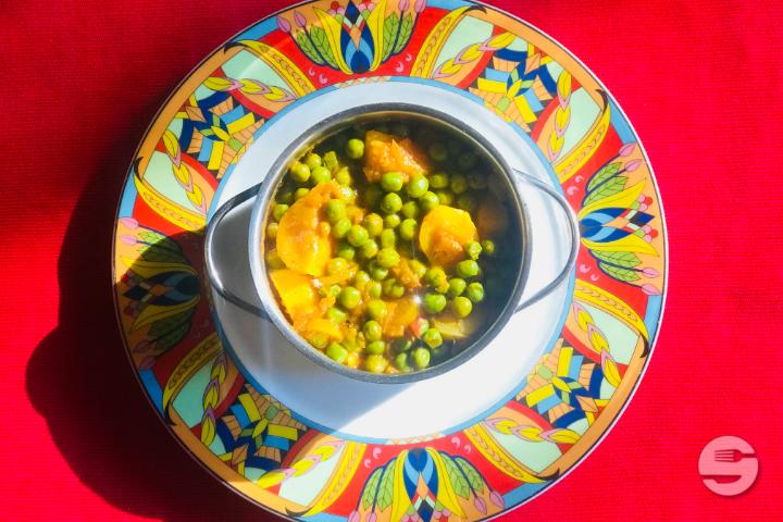 Aloo Mutter - Indian Plaza