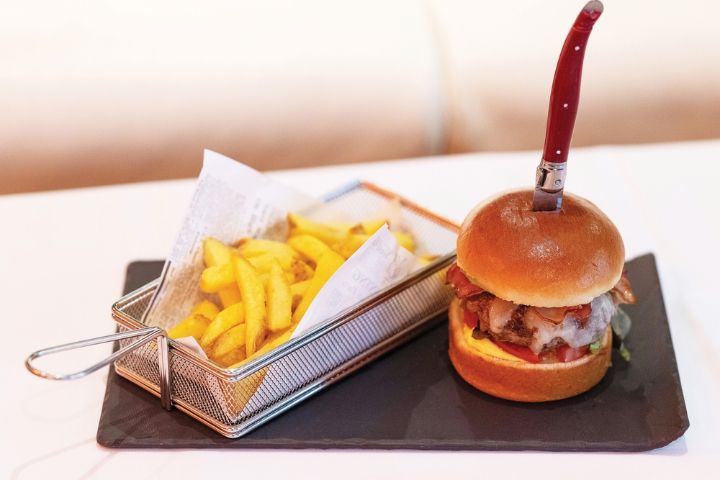 Homemade Rindsburger - Almodò Bar