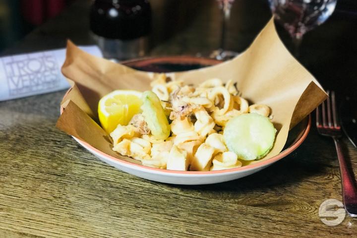 Fried calamaretti and zucchini - Œnothèque - Les Trois Verres