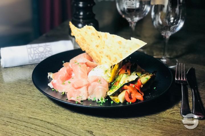 Mozzarella jambon de Parme artichauts courgettes grillées - OEnothèque - Les Trois Verres