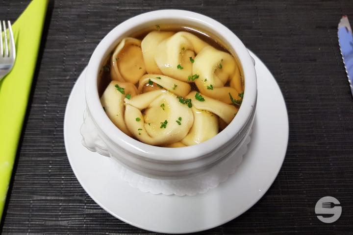 TORTELLONI IN BRODO - Testarossa