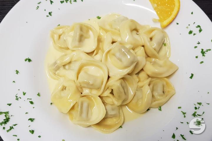 TORTELLONI ALLA PANNA - Testarossa