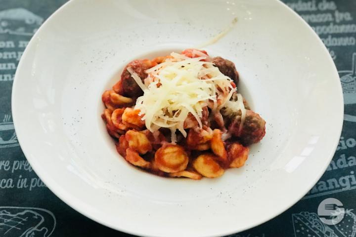 Orecchiette al pomodoro - Café Universal