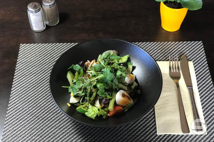Tuna Salad - Le Metropole