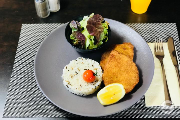 Breaded Pork escalope - Le Metropole