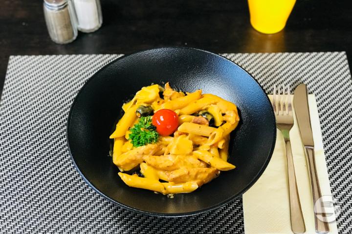 Chicken Penne - Le Metropole
