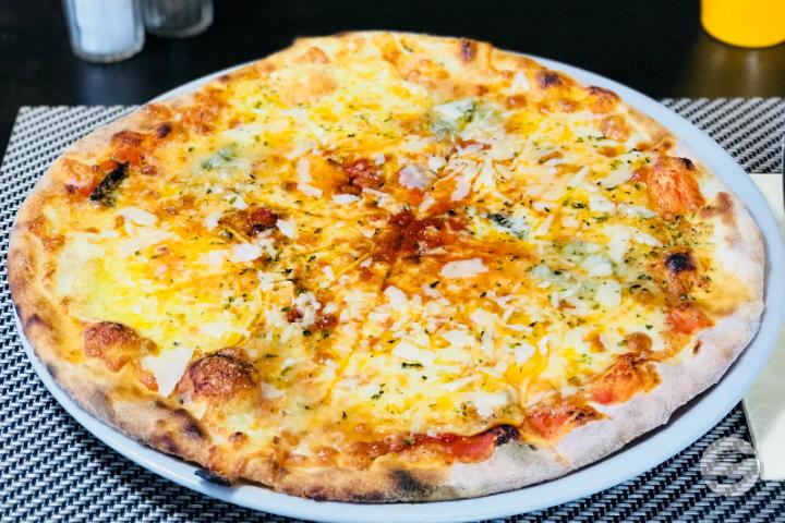 Pizza Al Fromaggio - Le Metropole