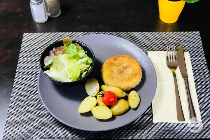 Breaded tomme Vaudoise - Le Metropole