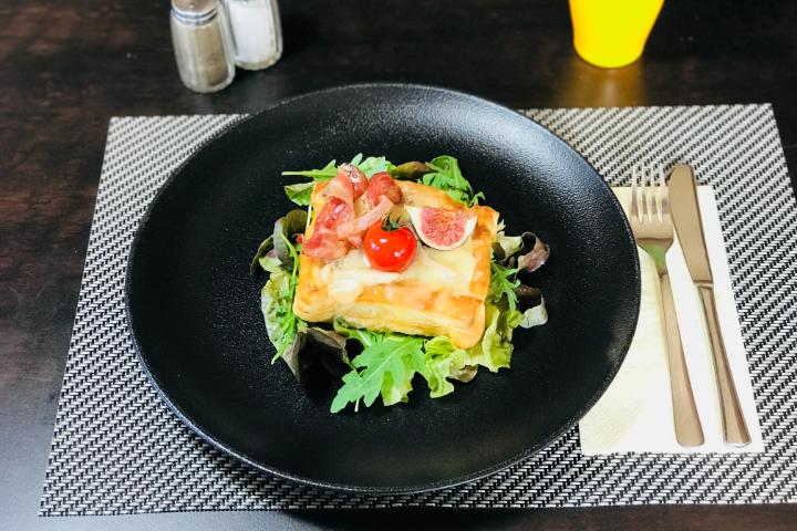 Fresh mushroom puff pastry - Le Metropole