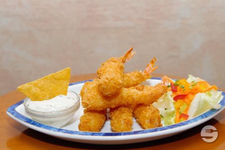 Crispy calamari (6 stück) Fried squid rings - Salsa Grill Mexican BBQ & Steaks