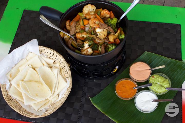 Fiesta fajita – mit beilagen - Salsa Grill Mexican BBQ & Steaks