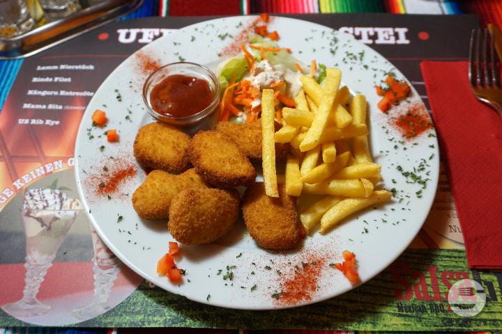 Chicken Nuggets (6 Stück) Salsa Fries - Salsa Grill Mexican BBQ & Steaks