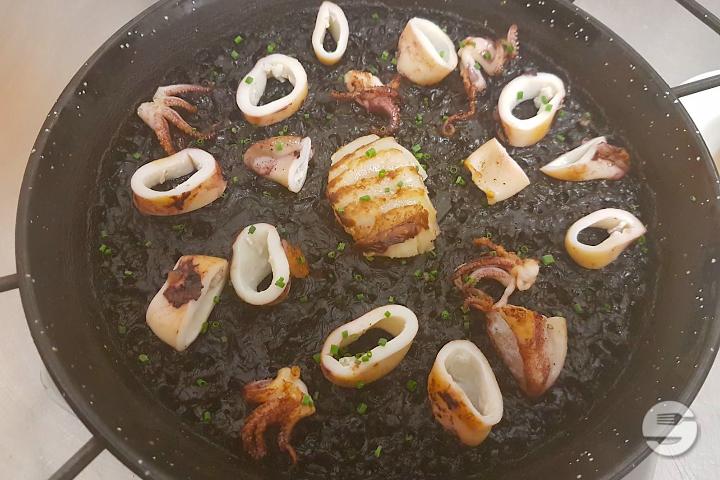 Black rice with cuttlefish ink - Bodega 21