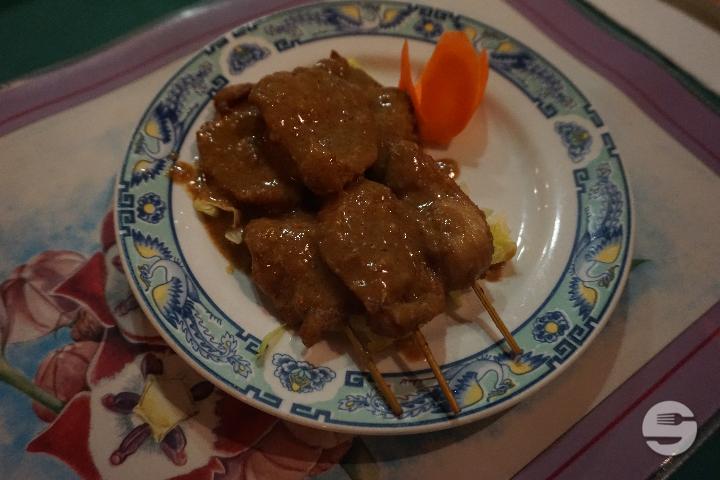 Chicken skewer with satay sauce - Hong Kong Dragon