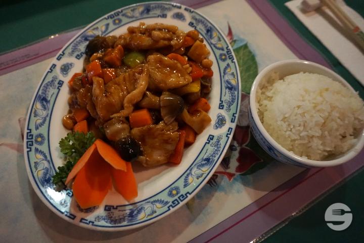 Cashew nuts with garnish of your choice - Hong Kong Dragon