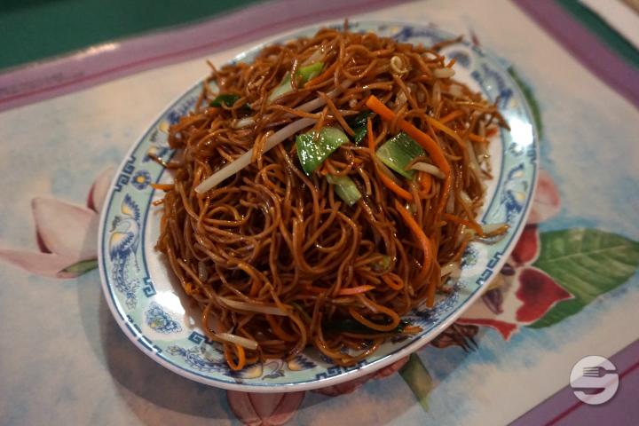 Fried noodles with garnish of your choice - Hong Kong Dragon