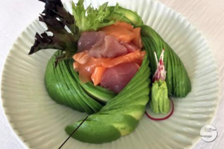 Sashimi Salad - Aki Sushi