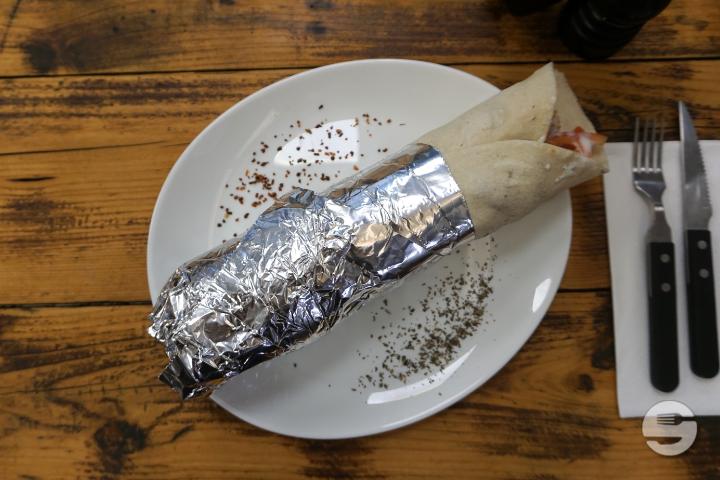 Dürüm in Fladenbrot + Getränk - Zuger Garden