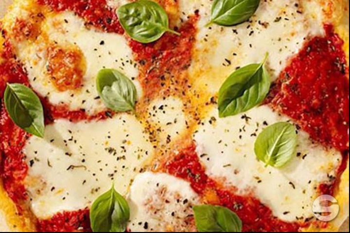 Pizza Margherita - Hashtag Food