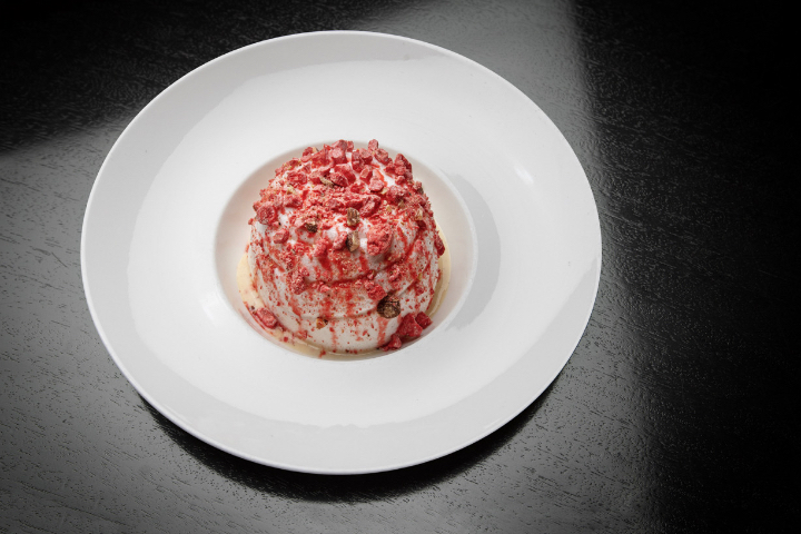 Floating island with custard and pralines - Le Patio Boeuf & Homard