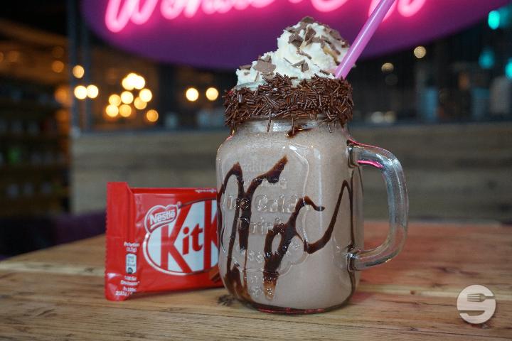 Kitkat Shake - WonderWaffel