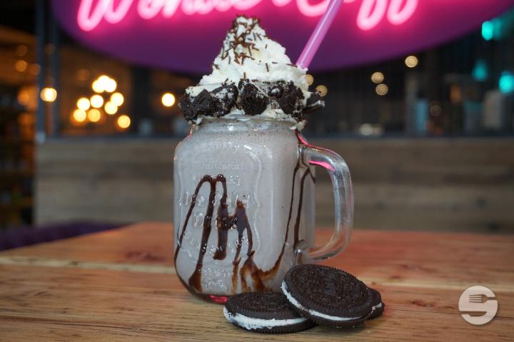 Oreo Shake - WonderWaffel