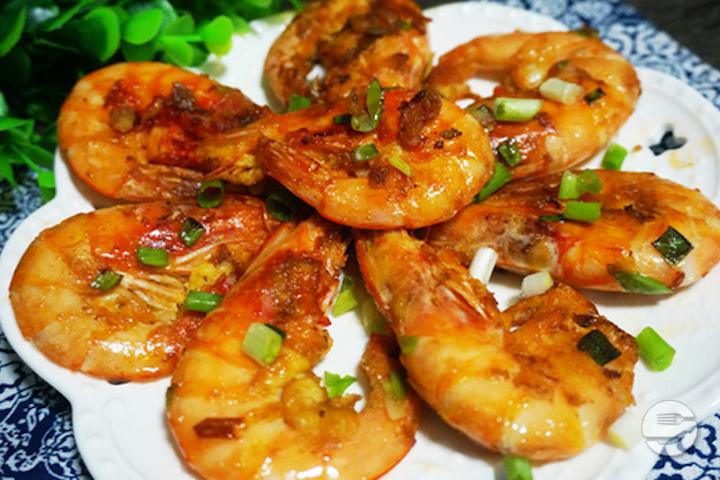 107. Salt and pepper big prawns (5 pces) - Palais Bonheur