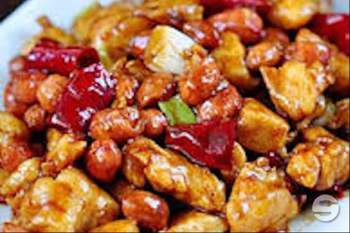 508. Spicy diced chicken sautéed with peanuts - Palais Bonheur