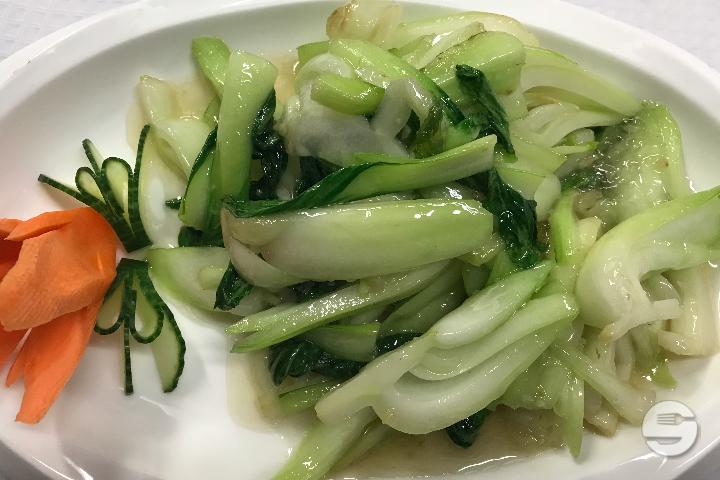 1101. Pak choi sautéed with mashed garlic - Palais Bonheur